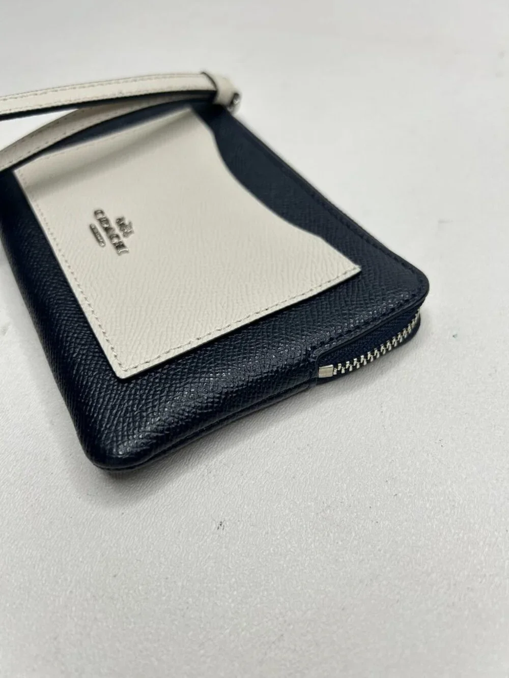 COACH Wristlet F86924 Midnight/Chalk Colorblock